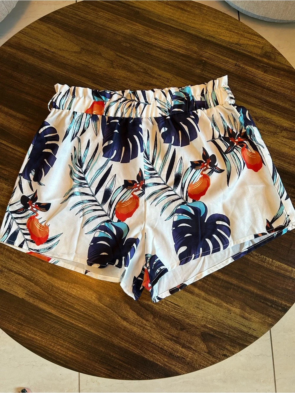 Women’s White Tropical Print Elastic Waist Shorts